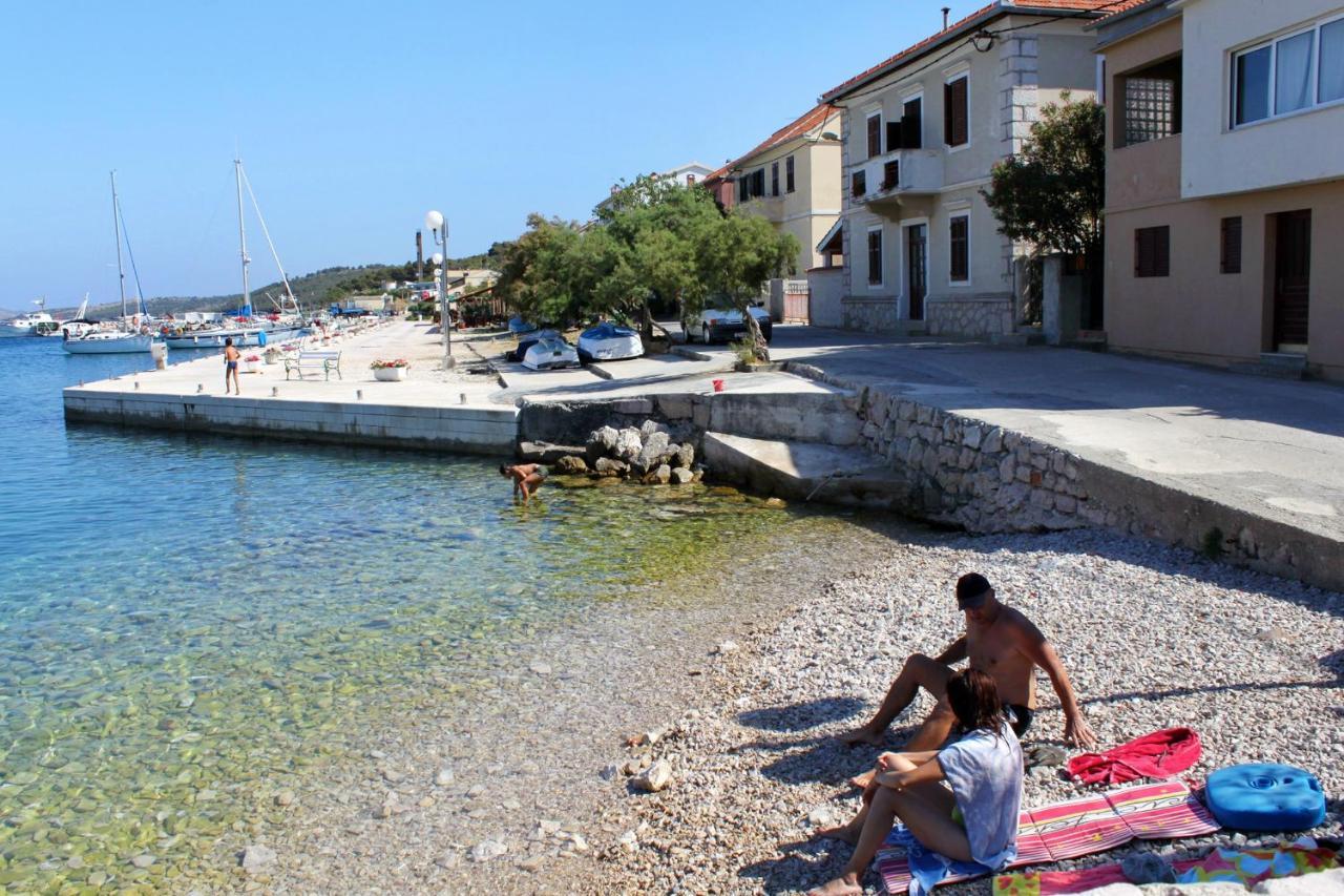 Apartments With A Parking Space Sali, Dugi Otok - 8136 Экстерьер фото