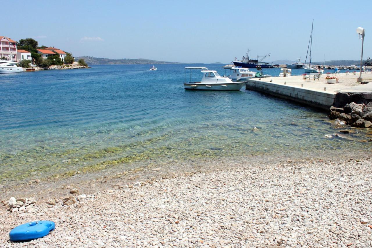 Apartments With A Parking Space Sali, Dugi Otok - 8136 Экстерьер фото