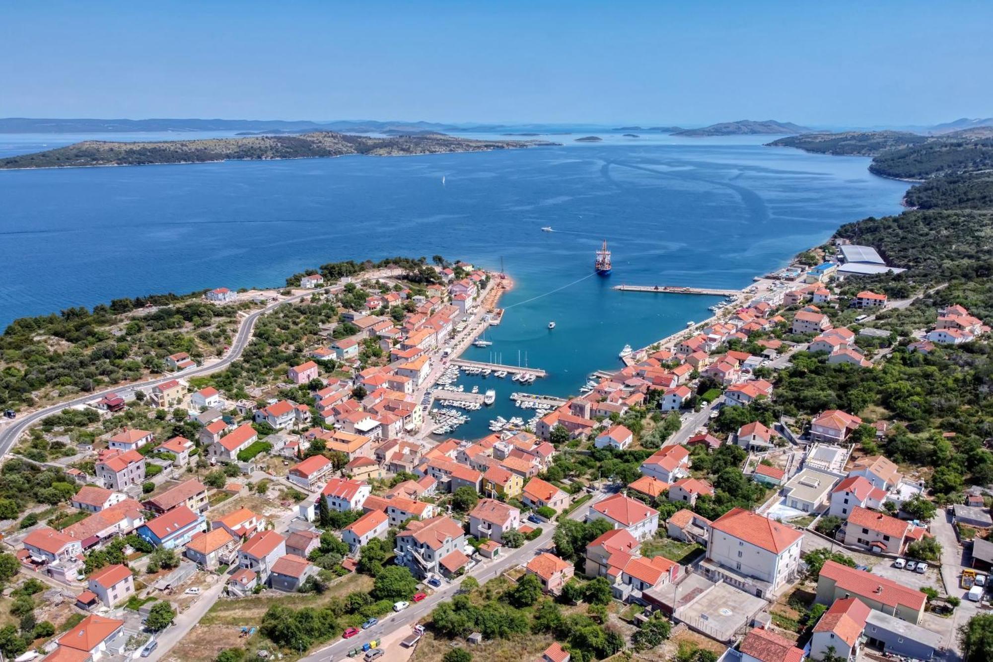 Apartments With A Parking Space Sali, Dugi Otok - 8136 Экстерьер фото